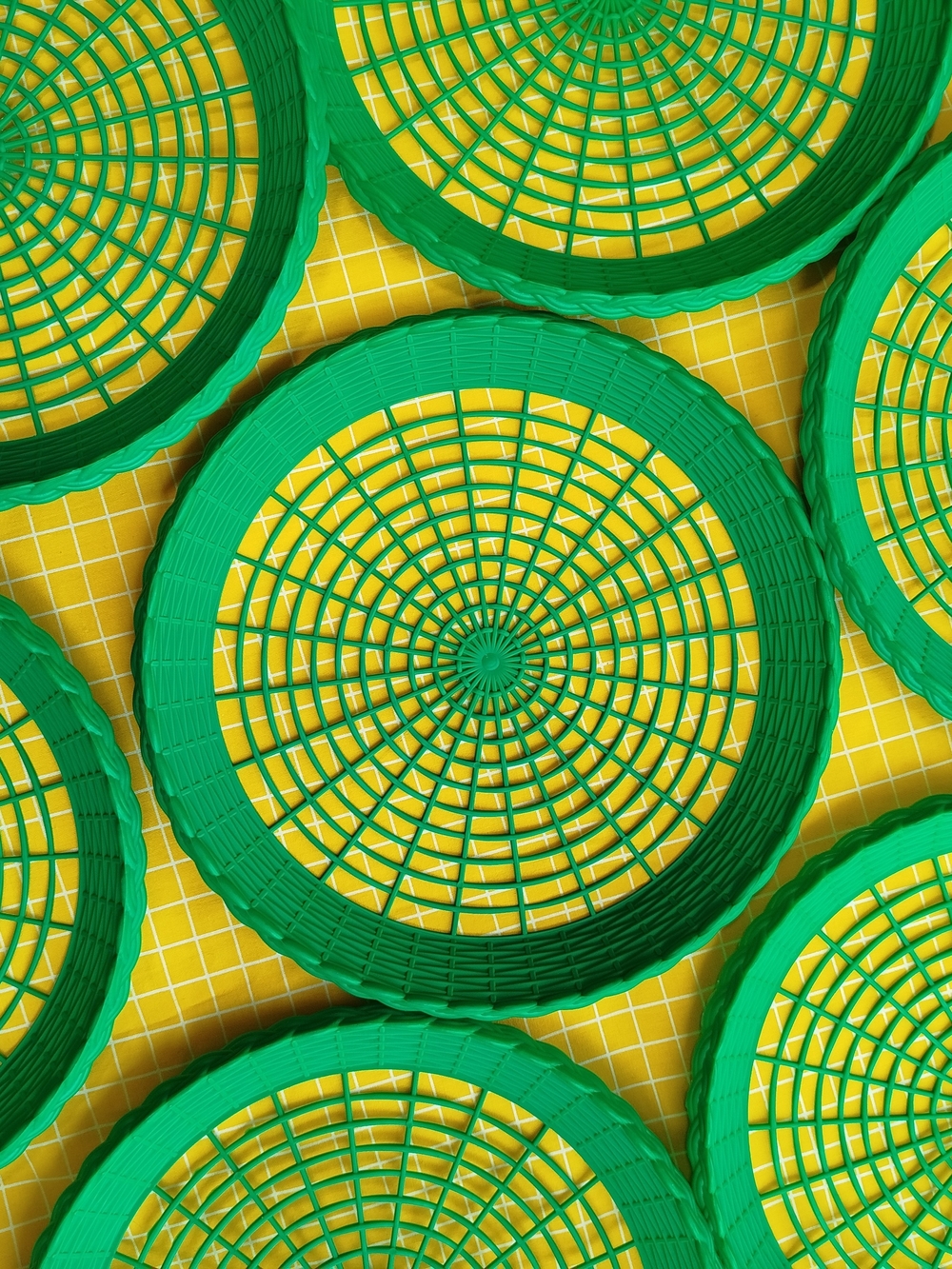 *2 for $20 deal* Retro Green Plastic Party Serving Trays - Set of 7